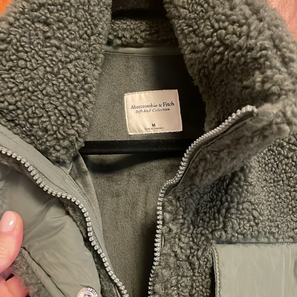 Abercrombie & Fitch Sherpa zip up - Picture 5 of 8